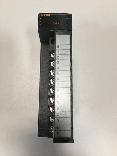 Used MITSUBISHI Output Module QY80 #100724