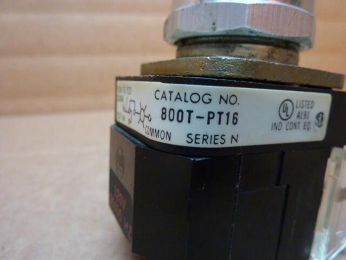 Used ALLEN BRADLEY Pilot Light 800T-PT16 SER N #27942