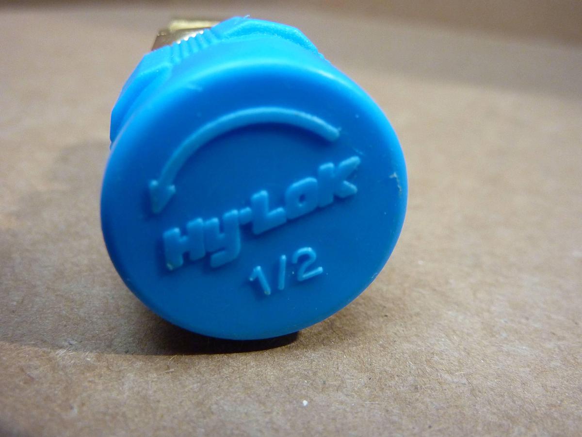 SWAGELOK Male Connector B-810-1-8 #39279