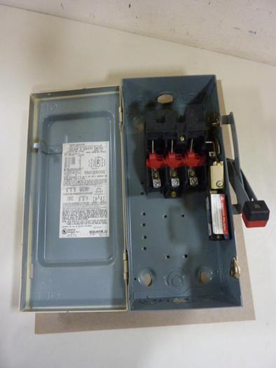 Used SQUARE D 30 Amp Safety Switch HU361 E2 #57611