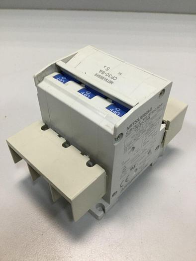 Used MITSUBISHI 5 Amp Circuit Protector CP30-BA-3P-5A #103603
