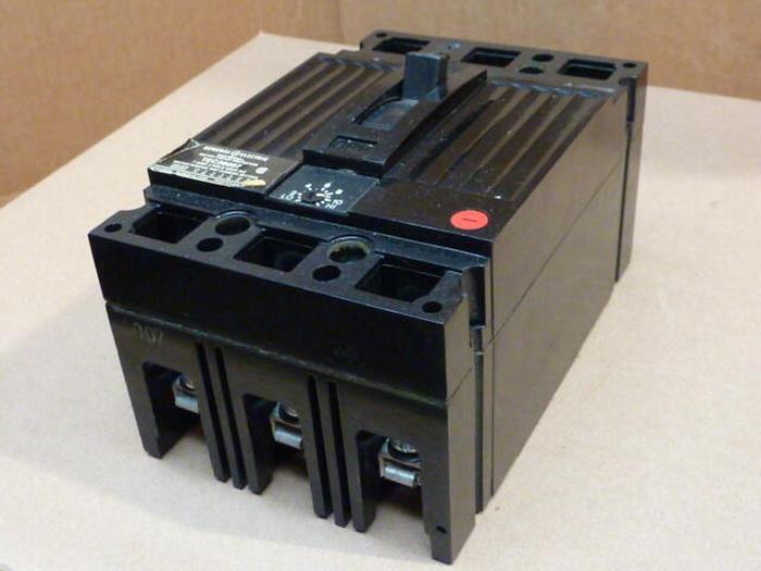 Used GENERAL ELECTRIC / GE 7 Amp Circuit Breaker TEC36007 #33572