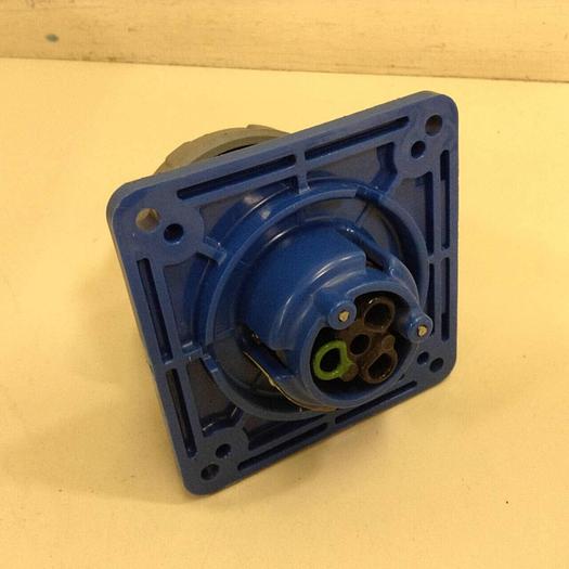 Used HUBBELL Receptacle 320R6W #68704