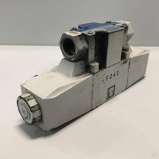 Used VICKERS Tokimec Directional Control Valve DG4V32CMP7H750 Used