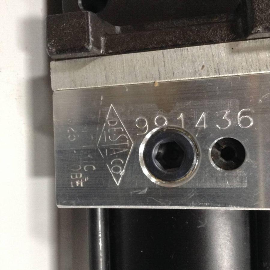 Used DESTACO Pneumatic Hold Clamp 994MAL-035M-90A-118-33 USED