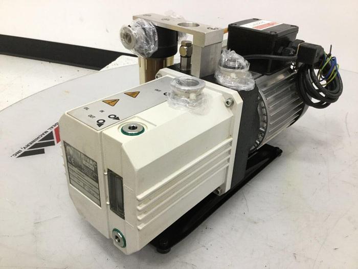 Used LEYBOLD Trivac Vacuum Pump D10E 140042 #104909