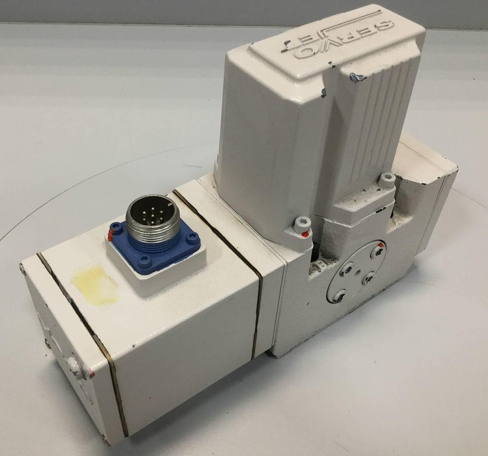 Used MOOG D661-5009 SERVO JET HYDRAULIC VALVE USED 