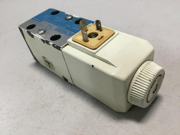 Used VICKERS Solenoid Valve DG4V32AMUHL760 Used
