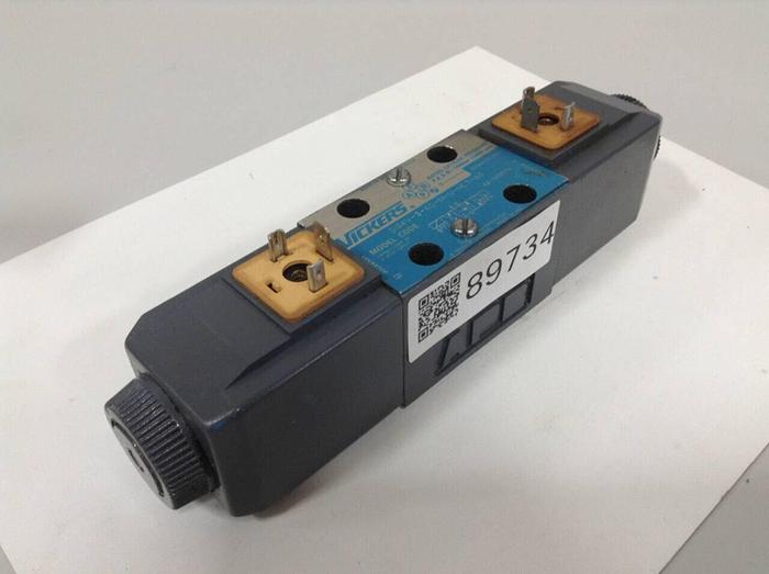 Used VICKERS Directional Valve DG4V-3-6C-M-U-HL7-60 Used
