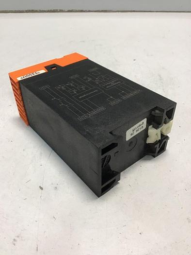 Used E DOLD & SOHNE KG Emergency Stop Module BD5987.02/001 #138681