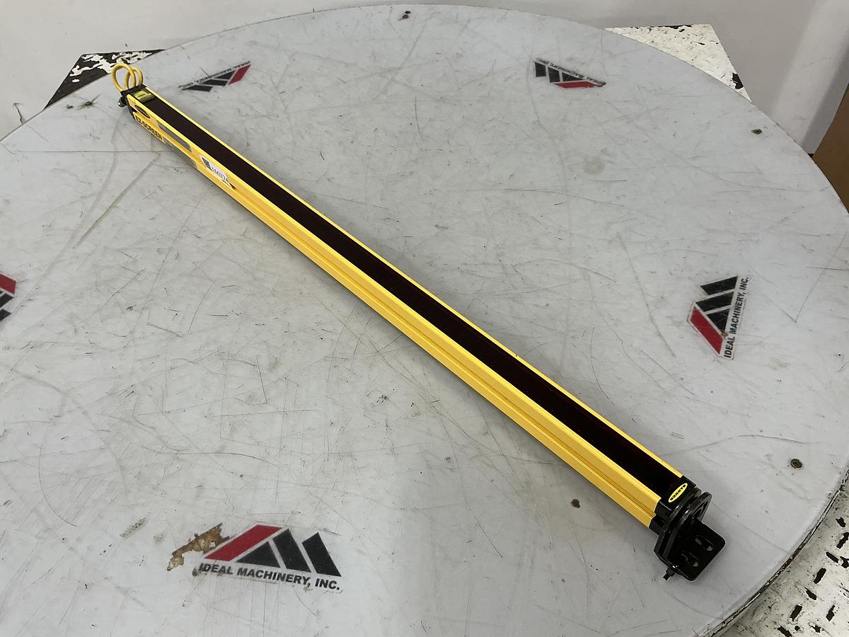 Used BANNER SLSR30-900P8