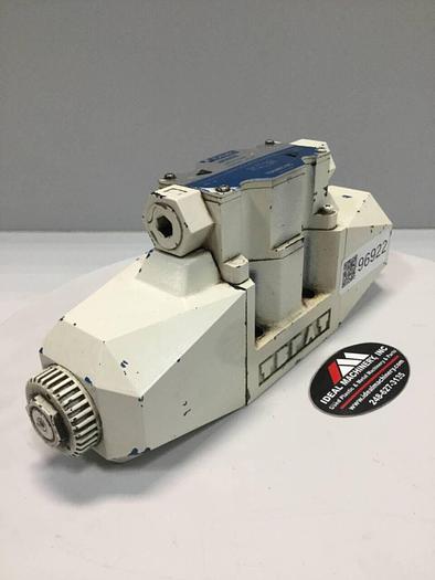 Used VICKERS Directional Control Valve DG4V-5-2C-M-P7L-H-6-30 #96922