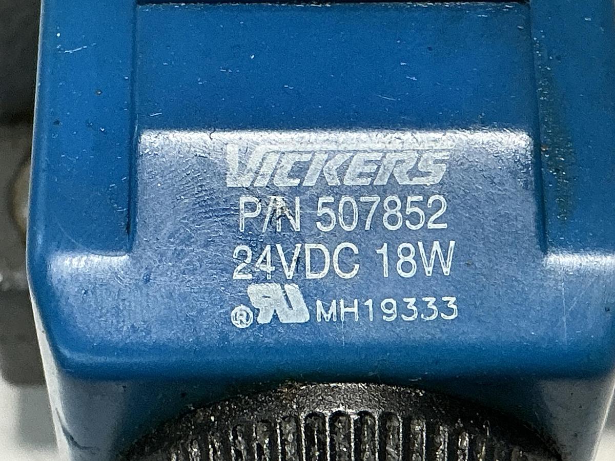 Used VICKERS DG4V-3-2A-M-U-HL7-60