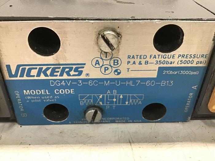 Used VICKERS Solenoid Directional Valve DG4V-3-6C-M-U-HL7-60-B13 Used