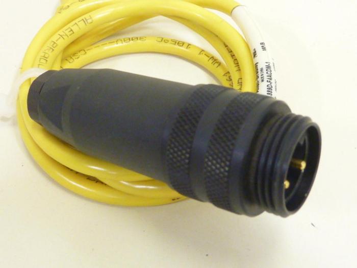 Used ALLEN BRADLEY Photoswitch & Cable 889D-F4ACDM-1 SER B #64515