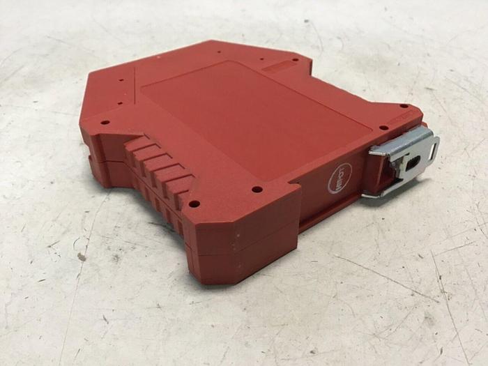 Used ALLEN BRADLEY Guardmaster Safety Relay 440R-N23126 SER C #140075