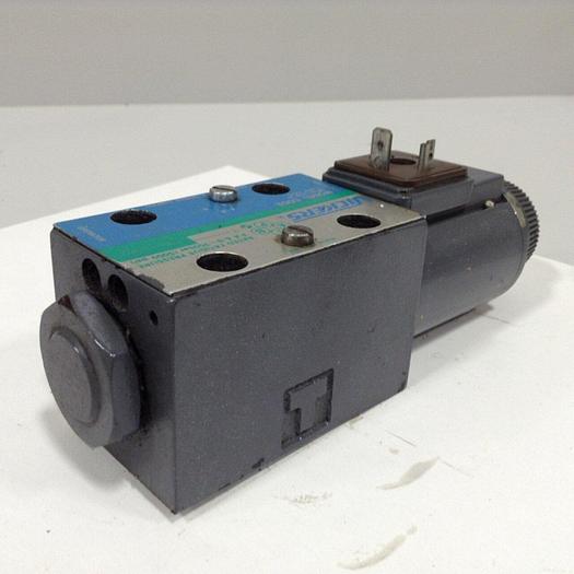 Used VICKERS Valve DG4V3S2AMUHL760EN490 Used