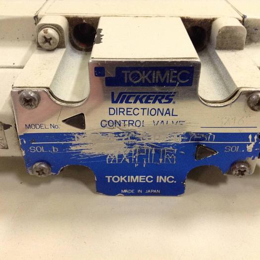 Used VICKERS Directional Control Valve DC4V37CMP7H750 #77772