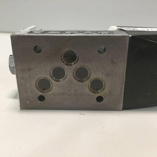 Used VICKERS Tokimec Directional Control Valve DG4V52AMP7LH740 #95339