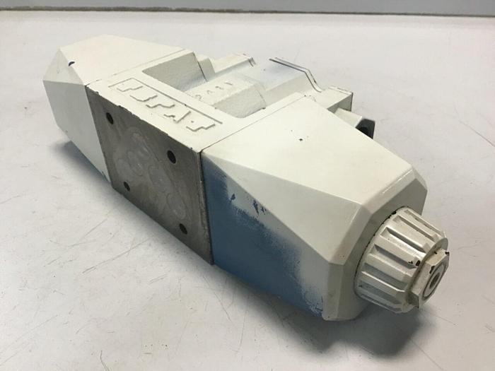 Used VICKERS Valve DG4V52CMP7LH740 #127185