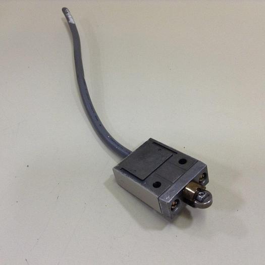 Used OMRON Limit Switch D4C-9049 #72341