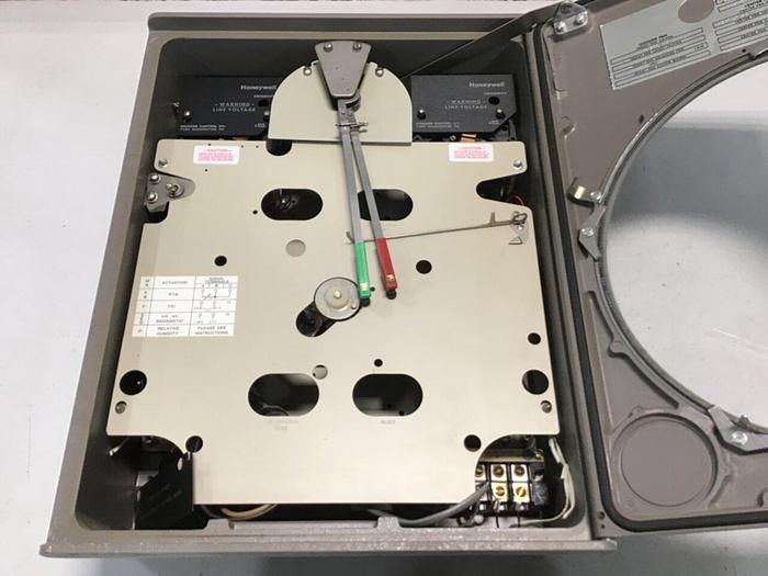 Used HONEYWELL Chart Recorder Y455X21-B(V)-000-00-2274 #120367