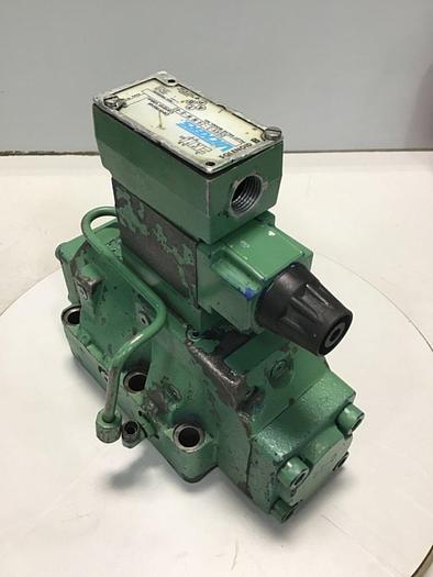 Used VICKERS Directional Control Valve DG4V-3-2A-M-W-B-40 USED