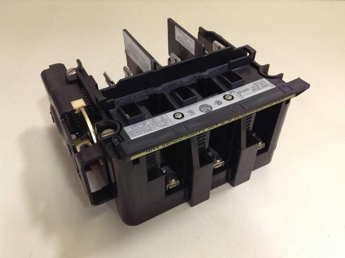 Used ALLEN BRADLEY 30 Amp Disconnect Switch 1494V-DS30 SER A #70370