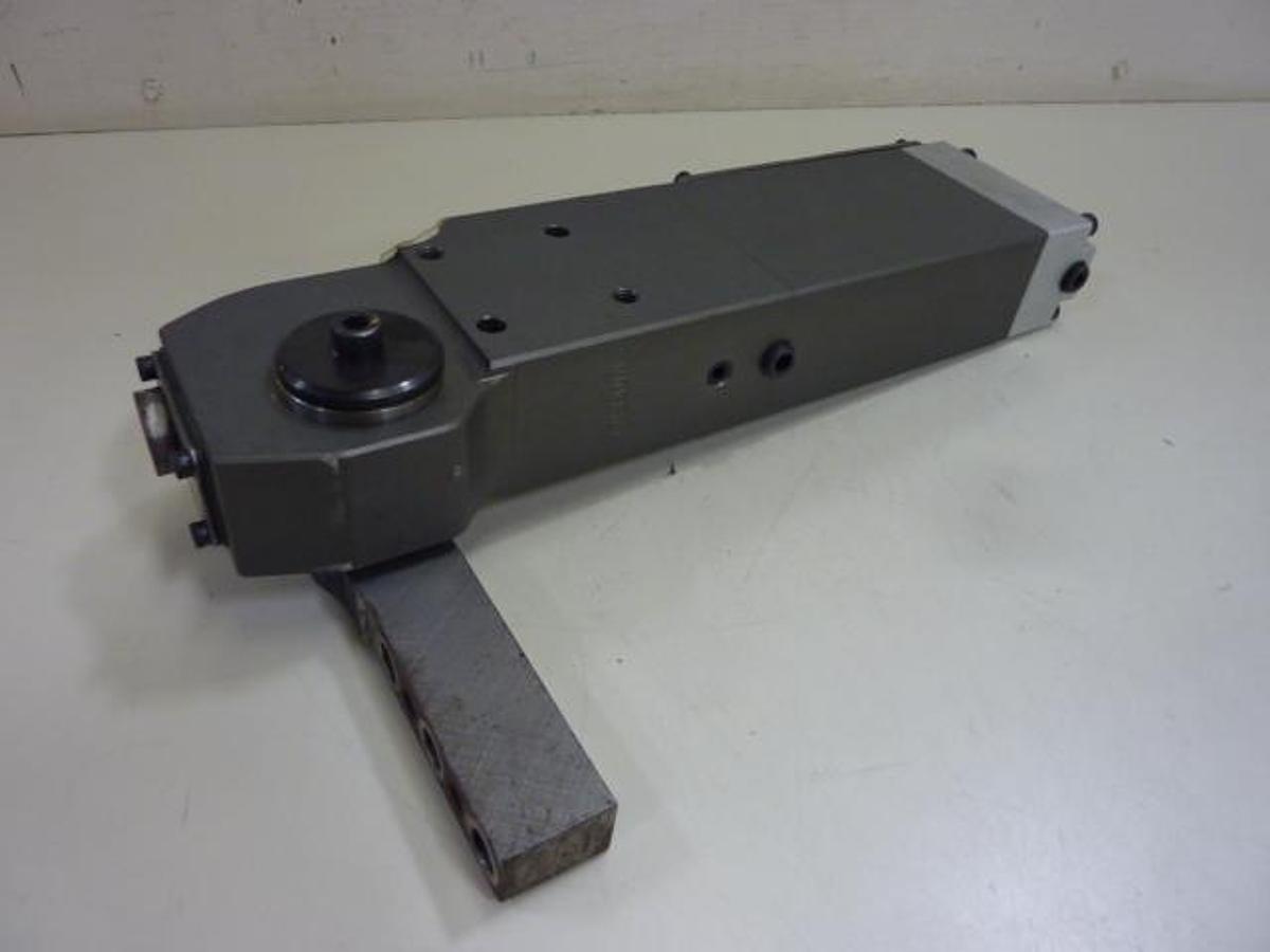 Used BTM CORP Power Clamp 779800G-733207YH-90AL-SCDC Used