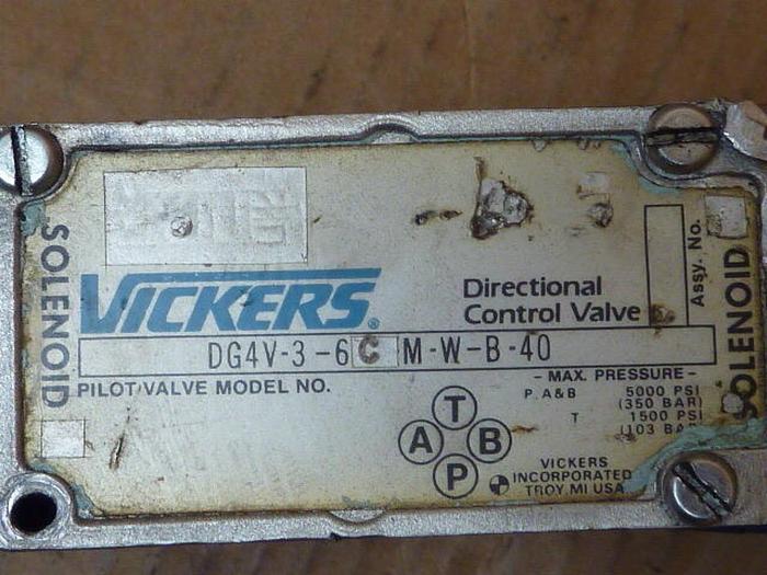 Used VICKERS Directional Control Valve DG4V-3-6C-M-W-B-40 #30319