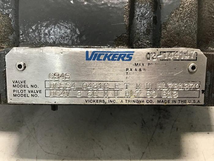 Used VICKERS Solenoid Directional Valve DG4V-3-6C-M-U-HL7-60-B13 Used