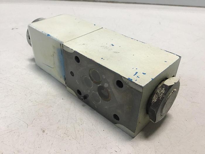 Used VICKERS Valves DG4V-3-2AL-M-U-HL7-60 Used