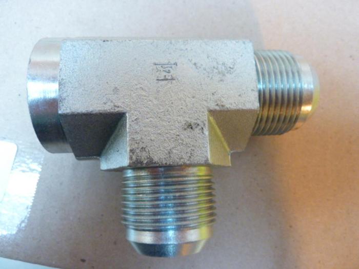 PRESSURE CONNECTIONS CORP. Tee 2606-16-16-16-4 #41542