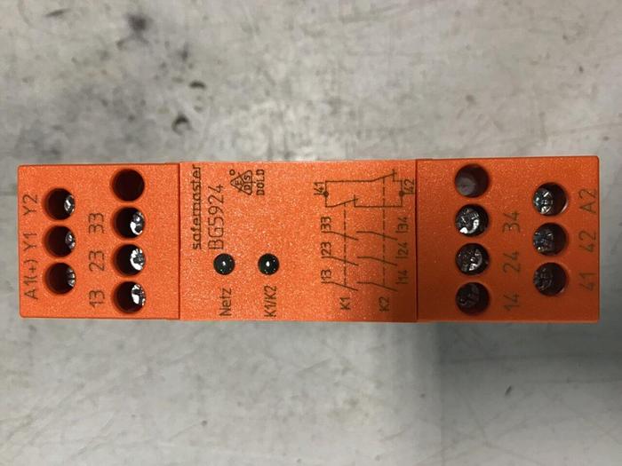 SAFEMASTER Safety Relay BG5924.48 #138402