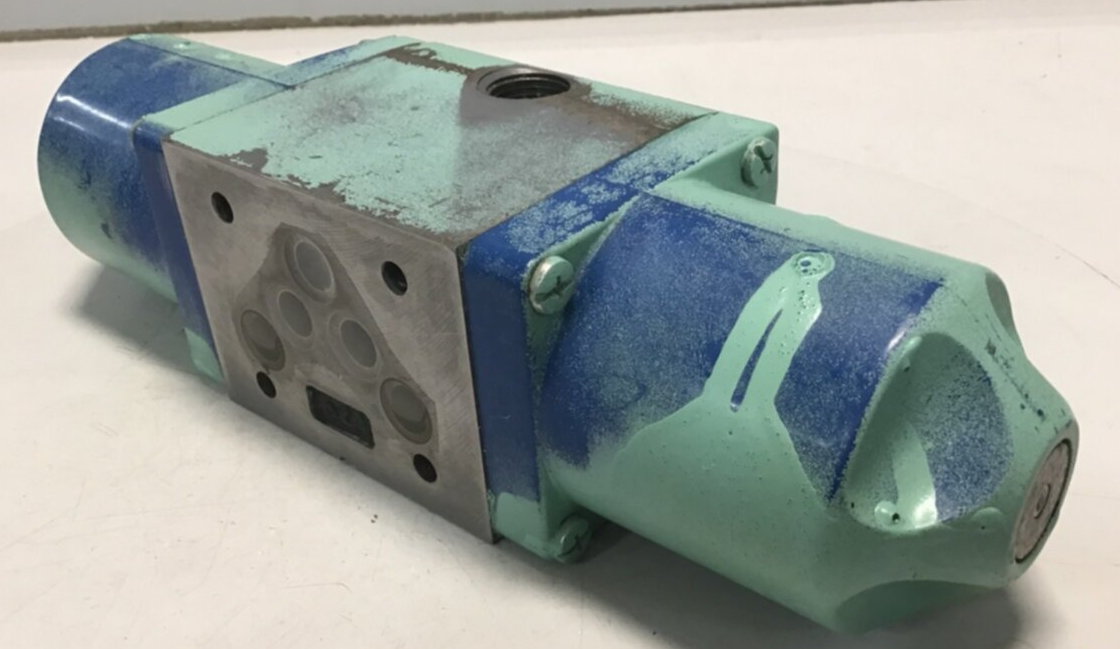 Used SPERRY VICKERS Valve DG4S533CWTRF10 USED