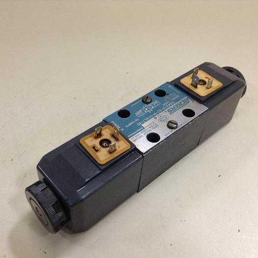 Used VICKERS Directional Valve DG4V-3-6C-M-U-HL7-60 Used