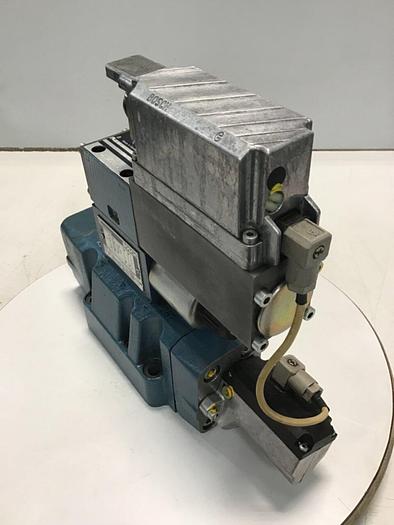 Used BOSCH 4-Way Solenoid Directional Servo Valve 0 811 404 601 USED