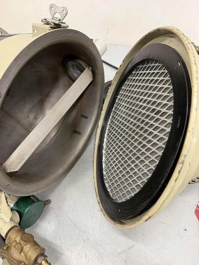 Used CONAIR FRANKLIN DB12