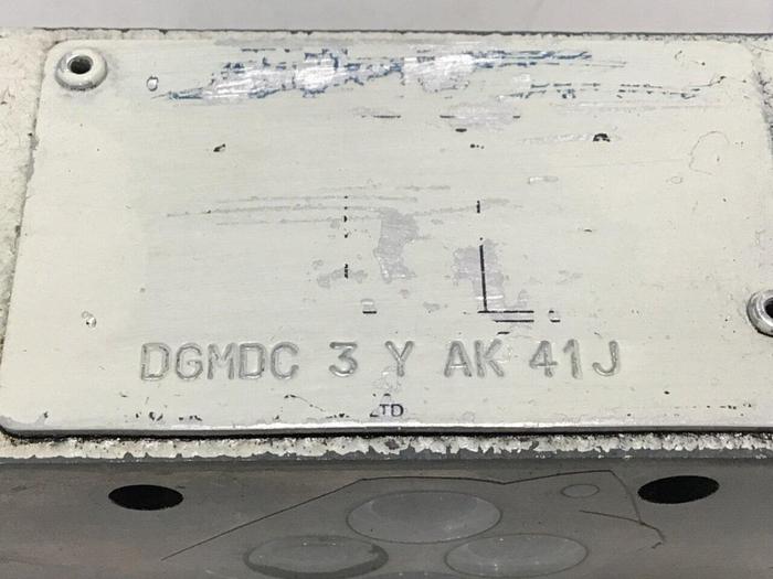Used VICKERS Valve DGMDC3YAK41J Used