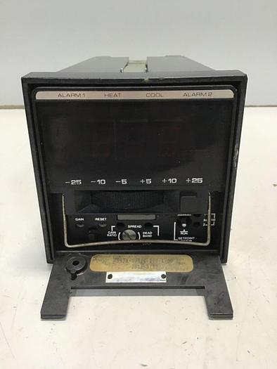 Used BARBER COLMAN Temperature Control 580 585A-00016-000-4-00 #135422