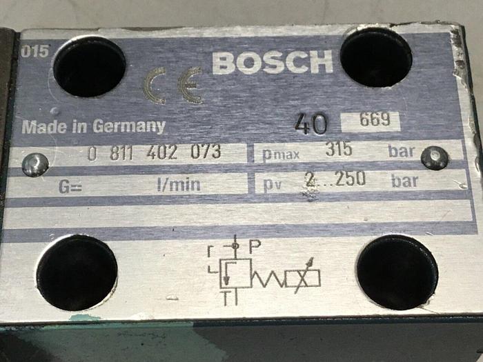 Used BOSCH Hydraulic Valve 0 811 402 073 Used