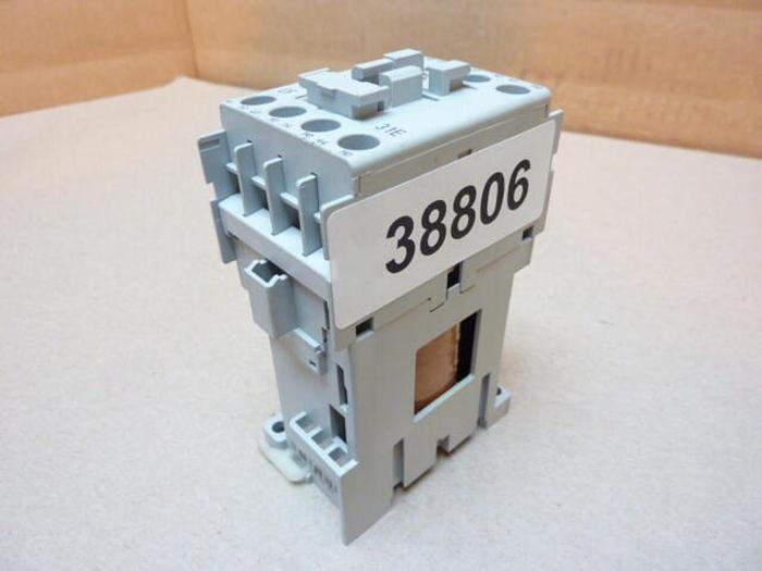 Used ALLEN BRADLEY Control Relay 700-CF310D SER A #76088