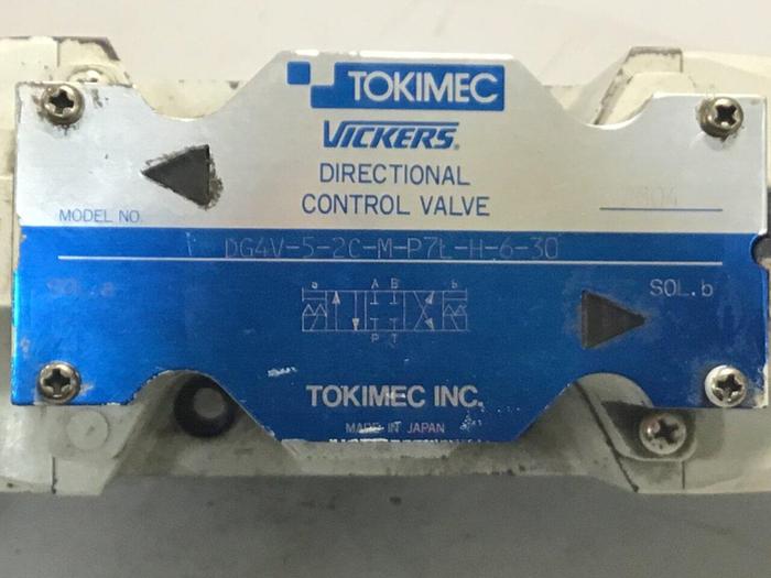Used VICKERS Directional Control Valve DG4V-5-2C-M-P7L-H-6-30 Used