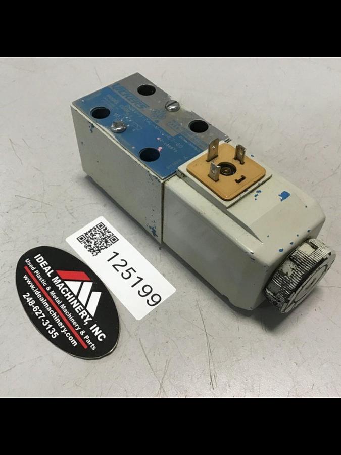 Used VICKERS Valves DG4V-3-2AL-M-U-HL7-60 Used