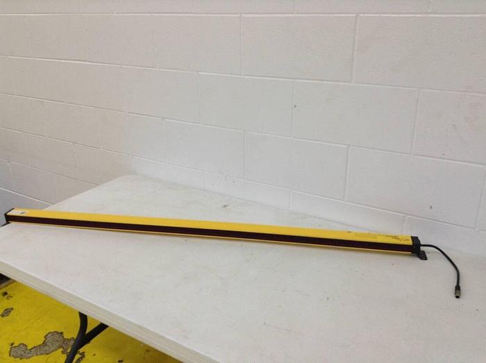 Used STI Light Curtain Transmitter MS46-30-1390-Q1-X USED