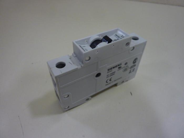 Used SIEMENS 15 Amp Circuit Breaker 5SX21-C15 #63774