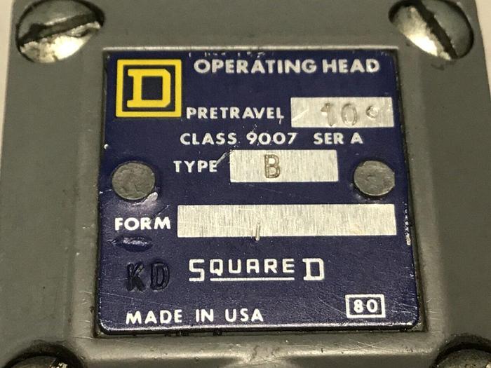 Used SQUARE D Limit Switch 9007-C52B2 #121717