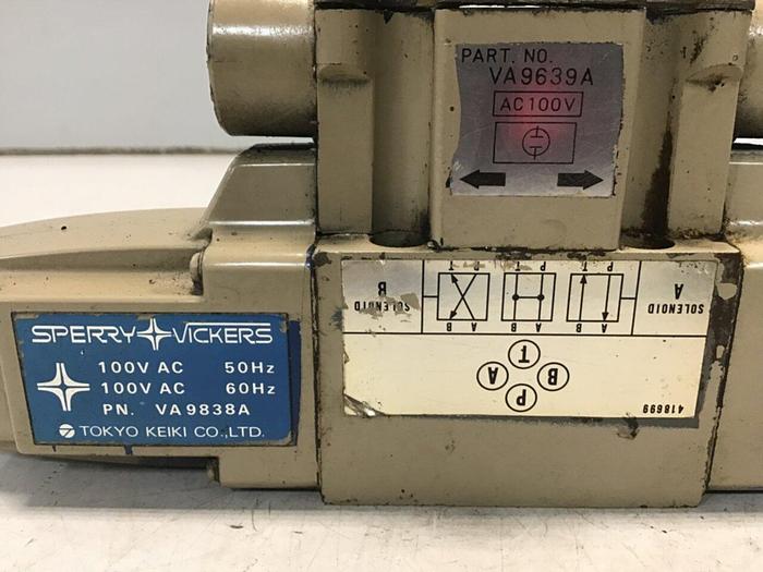 Used VICKERS Solenoid Valve DG4V30CPLT10JAS310 #136567
