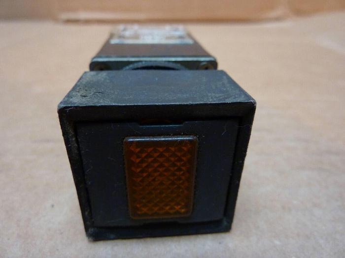 Used ALLEN BRADLEY Push Button 800MB-X016 AMBER #25824