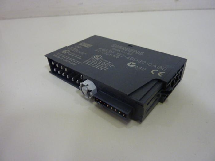 SIEMENS Output Module 6ES7 132-4BD30-0AB0 #51166